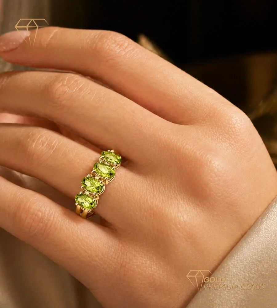 Anillo Elegance Olivina Natural — look 1